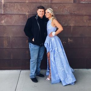 Selling a Sherri Hill prom dress